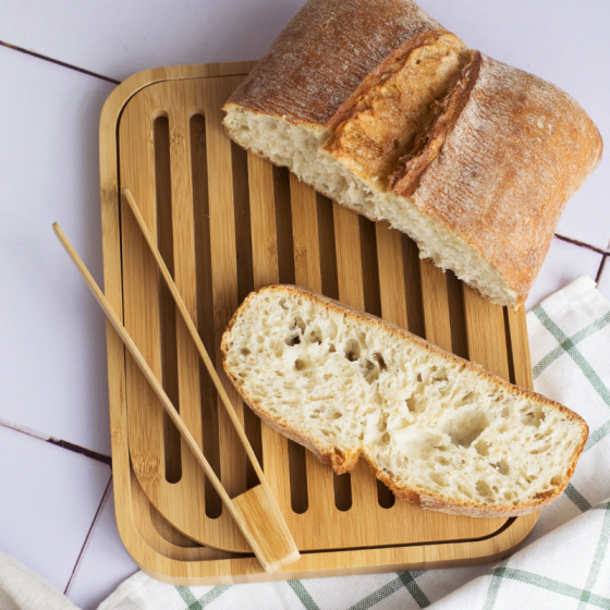 Breadboard and toast tongs set – natural