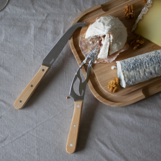 Cheese maker's set 2 cheese cutting knives