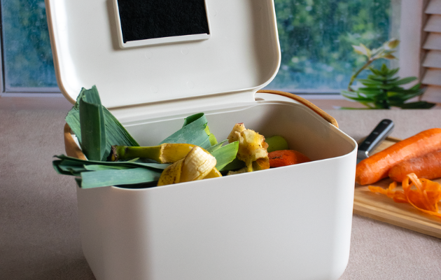 Le seau à compost Pebbly fabriqué en France en plastique recyclé qui simplifie le tri